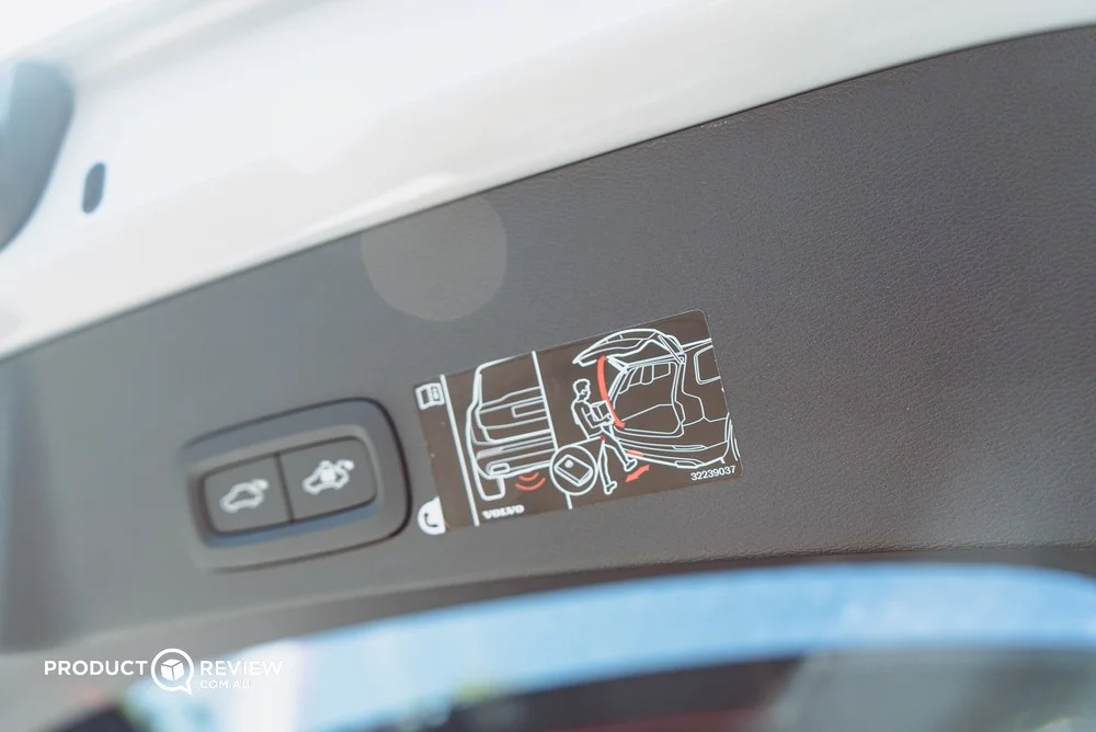 Volvo XC40 Recharge automatic boot