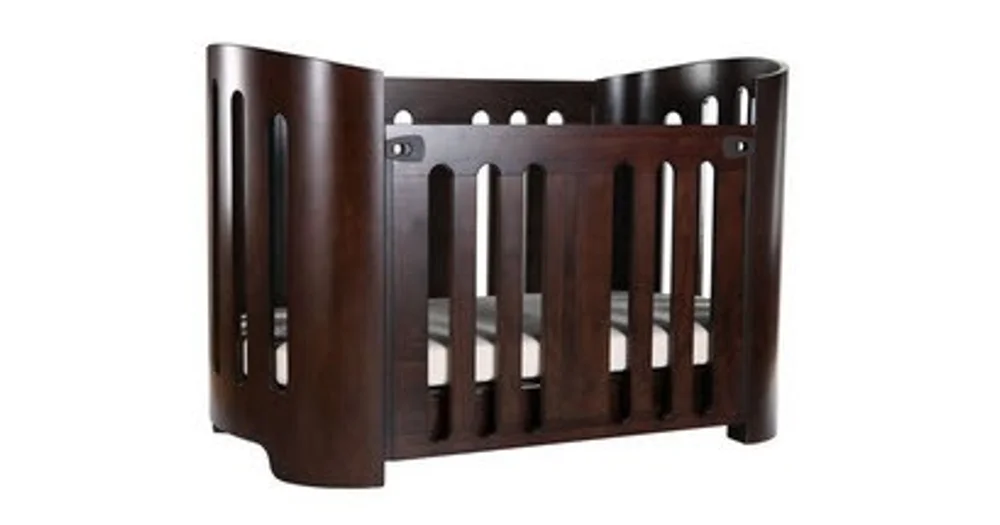 Bloom luxo cot hot sale bed