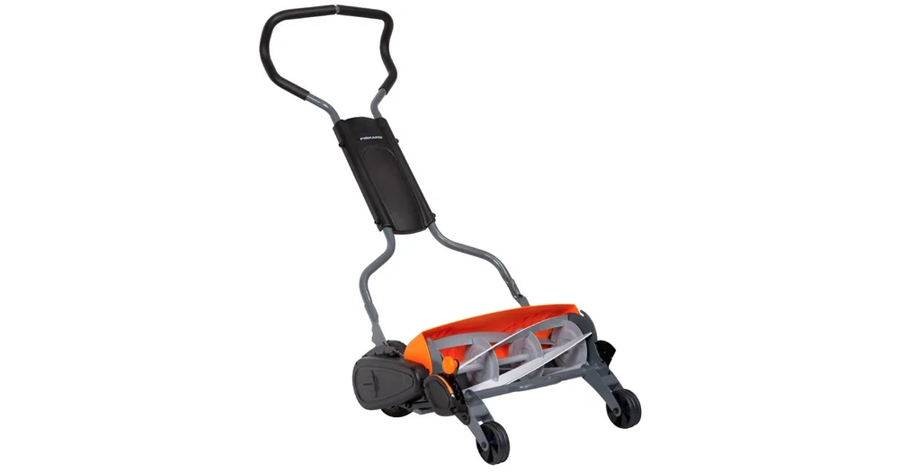 Fiskars Momentum 18 Reel Mower