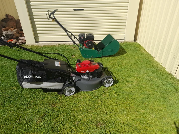 Honda Best Non Self Propelled Lawn Mower Honda HRX 476 QX Self