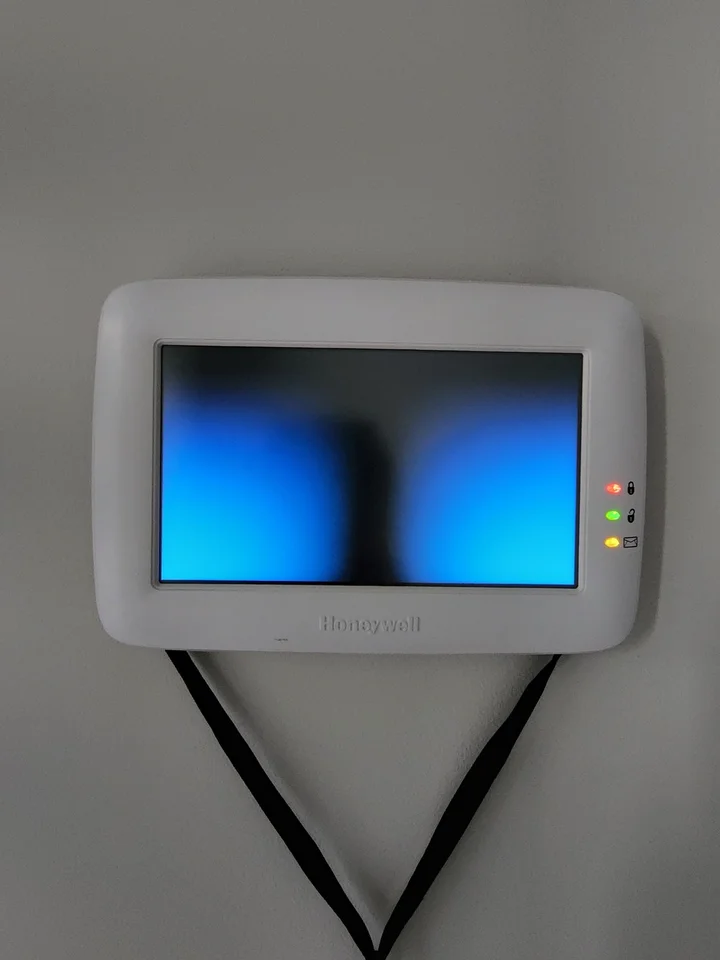 Honeywell Tuxedo Touch reviews