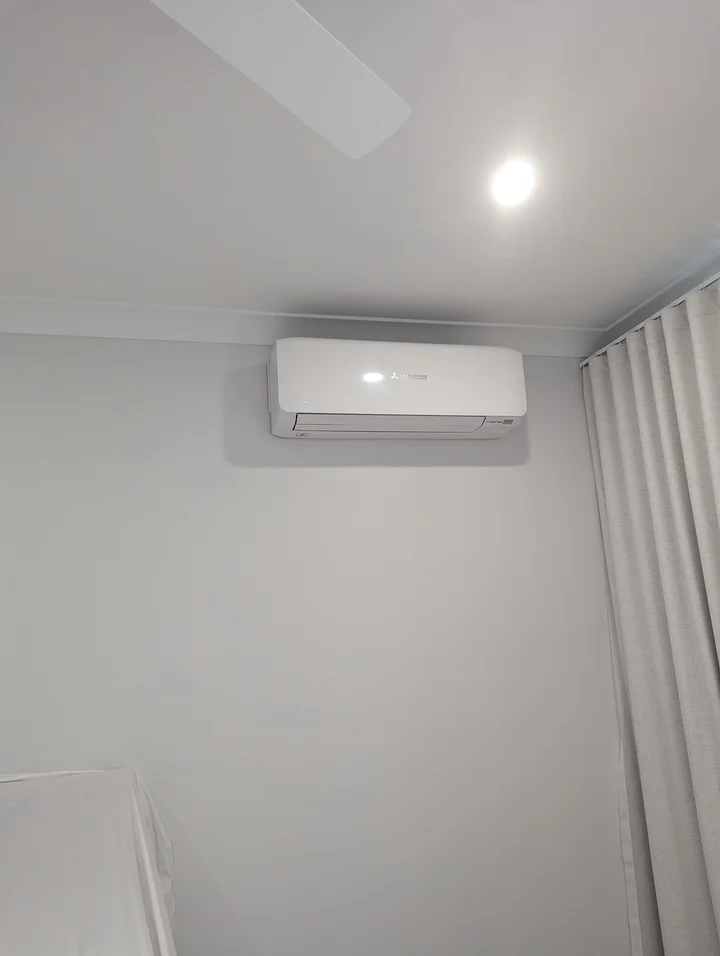 Mitsubishi Heavy Industries Avanti SRK25ZSA-W DXK09ZSA-W