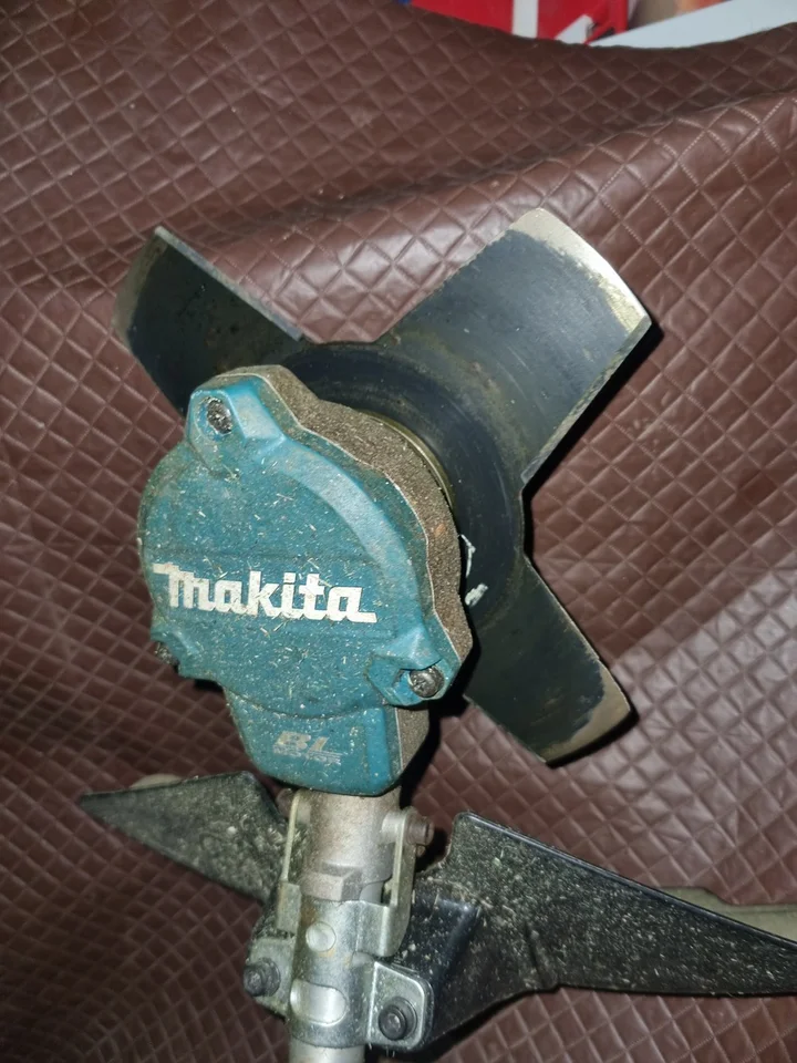 Makita 18Vx2 Brushless Loop Handle Line Trimmer reviews