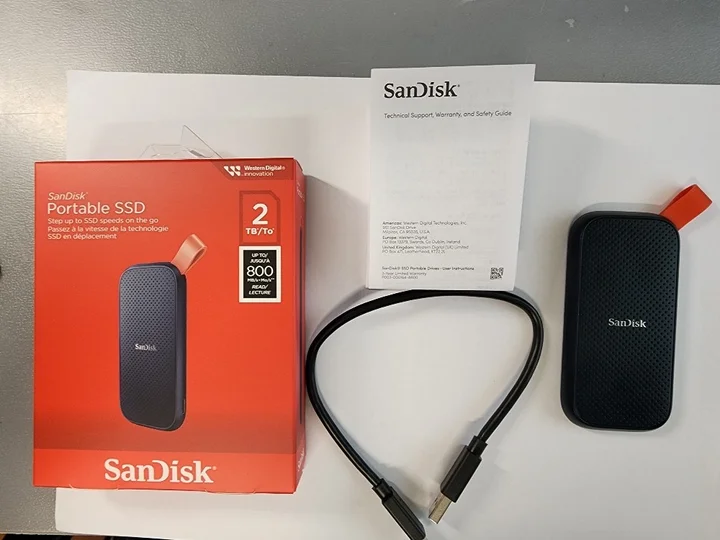 SanDisk ポータブルSSD E30 1TB Amazon.com: SanDisk 1TB Portable SSD - Up to 800MB/s, USB-C