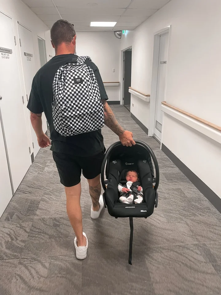 Britax Safe-n-Sound Unity Infant Carrier reviews ProductReview