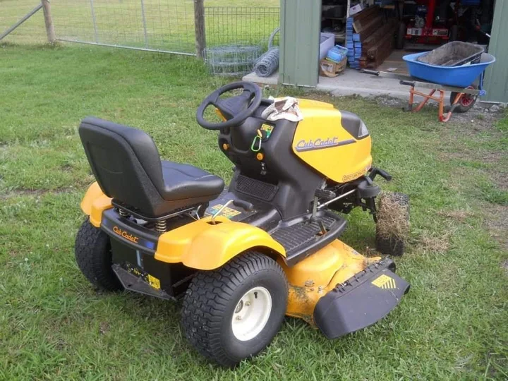 Cub Cadet Zero-Turn Tractor i1050 reviews