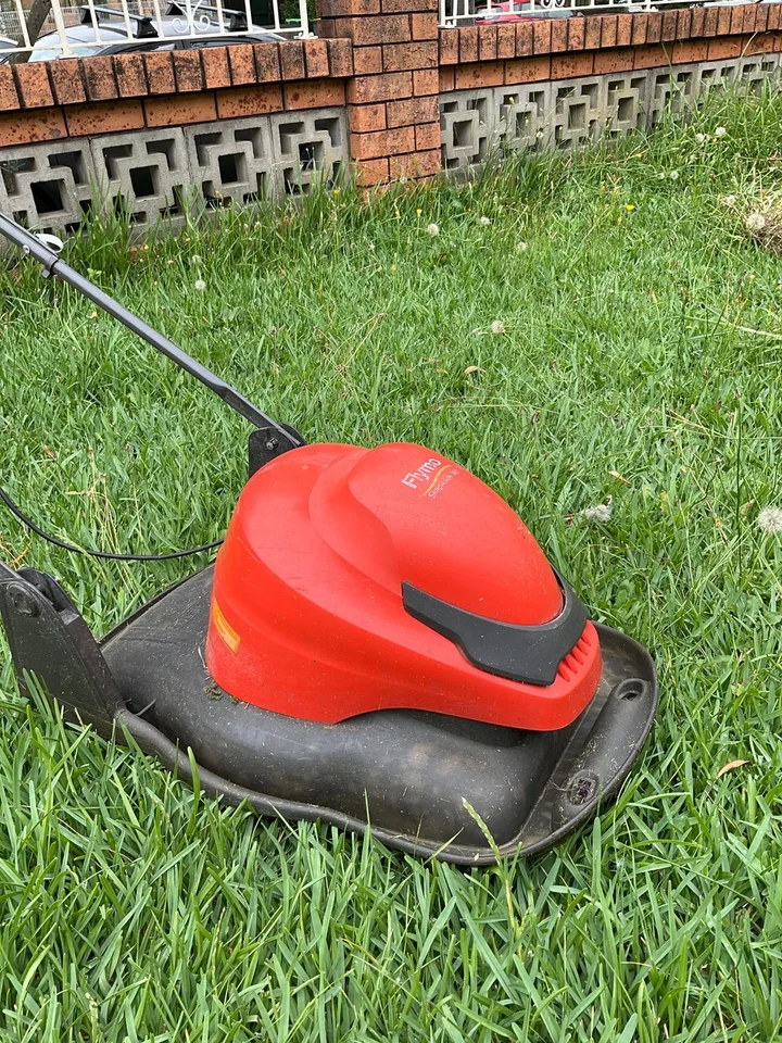 Flymo Lawn Mowers Wickes Hover Mower Flymo EasiGlide Plus Mains