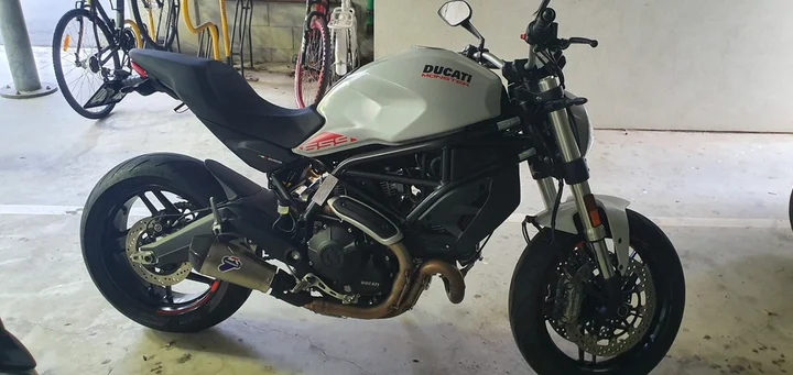 Ducati Monster 659 reviews