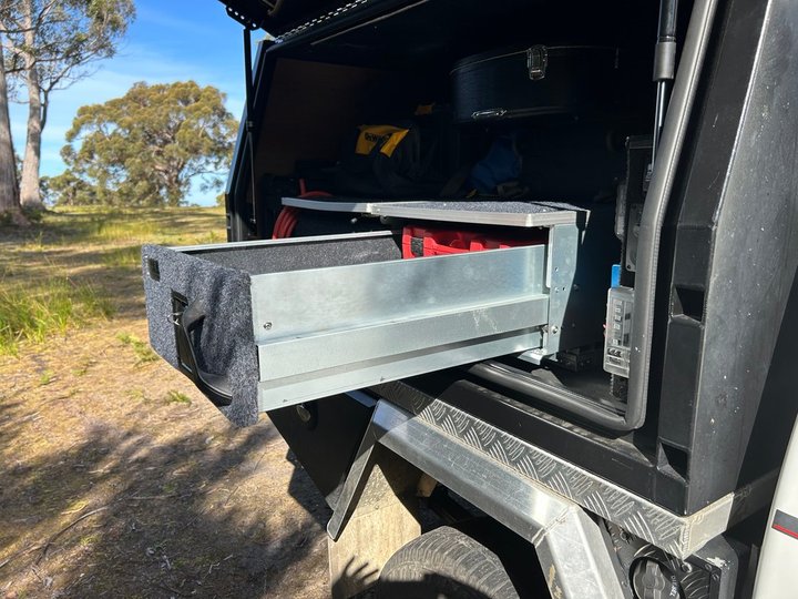 Adventure Kings Titan Drawer System SC-CO-DRAW900-2XCLEARTOPBAG reviews ...