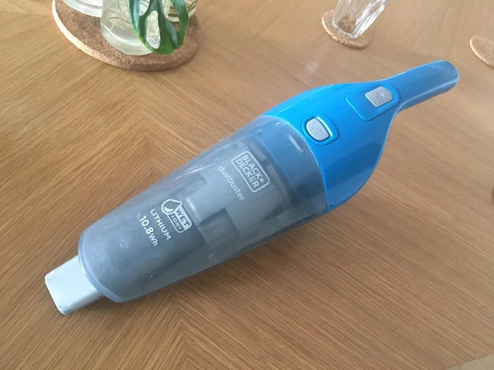 Black Decker Wet and Dry Lithium-ion Dustbuster WDB215WA