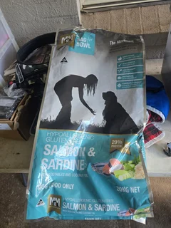 Meals For Mutts Dog Food for Adult Salmon Sardine reviews